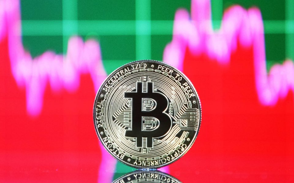 Bitcoin bounces back after falling to new 2022 lows over the weekend